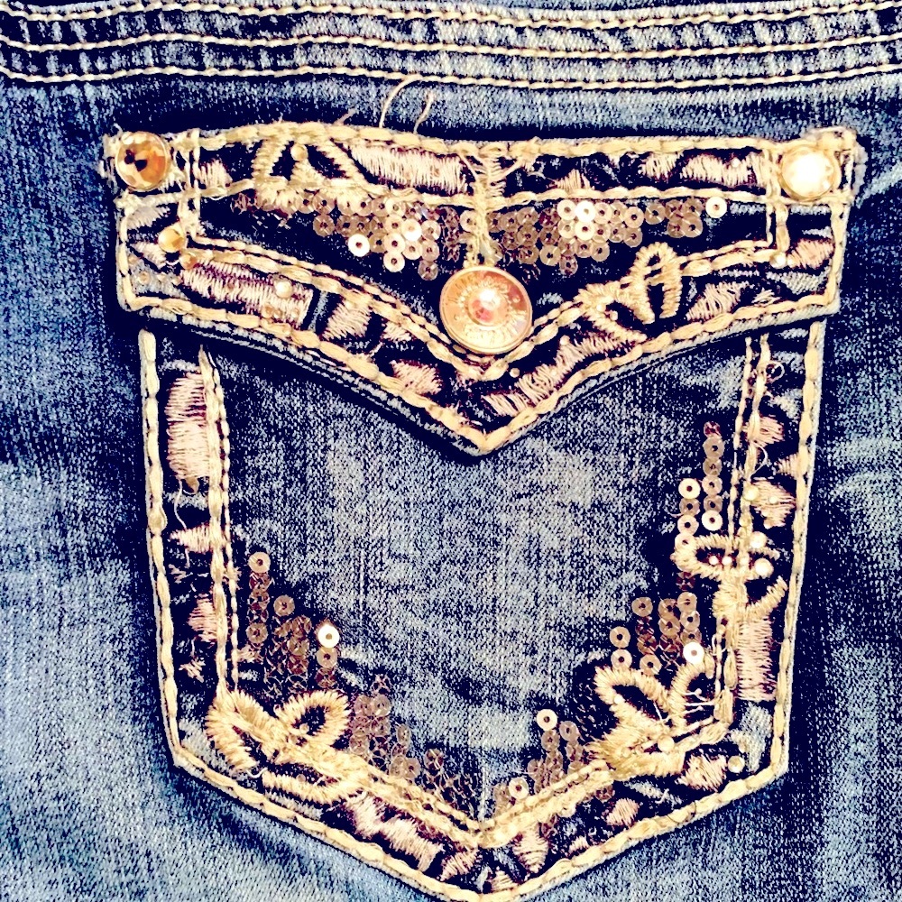 Super Rhinestone Blingy Wallflower jean shorts. New size 15.